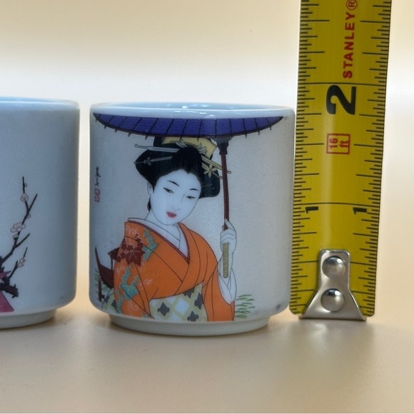 Japanese Geisha Woman In Kimono Sake Tea Cup Set of 4 - Picture 8 of 10